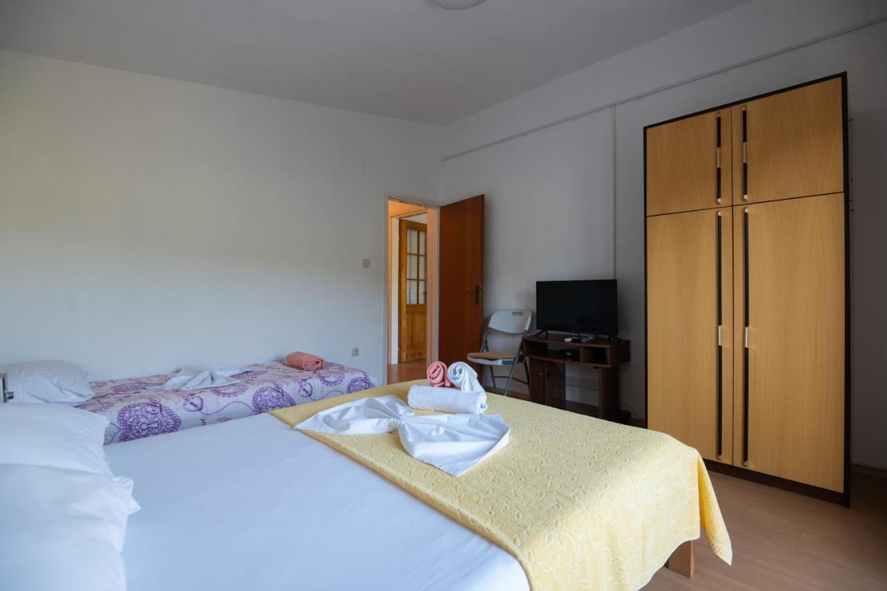 Marina'S Apartments Ražanac Esterno foto