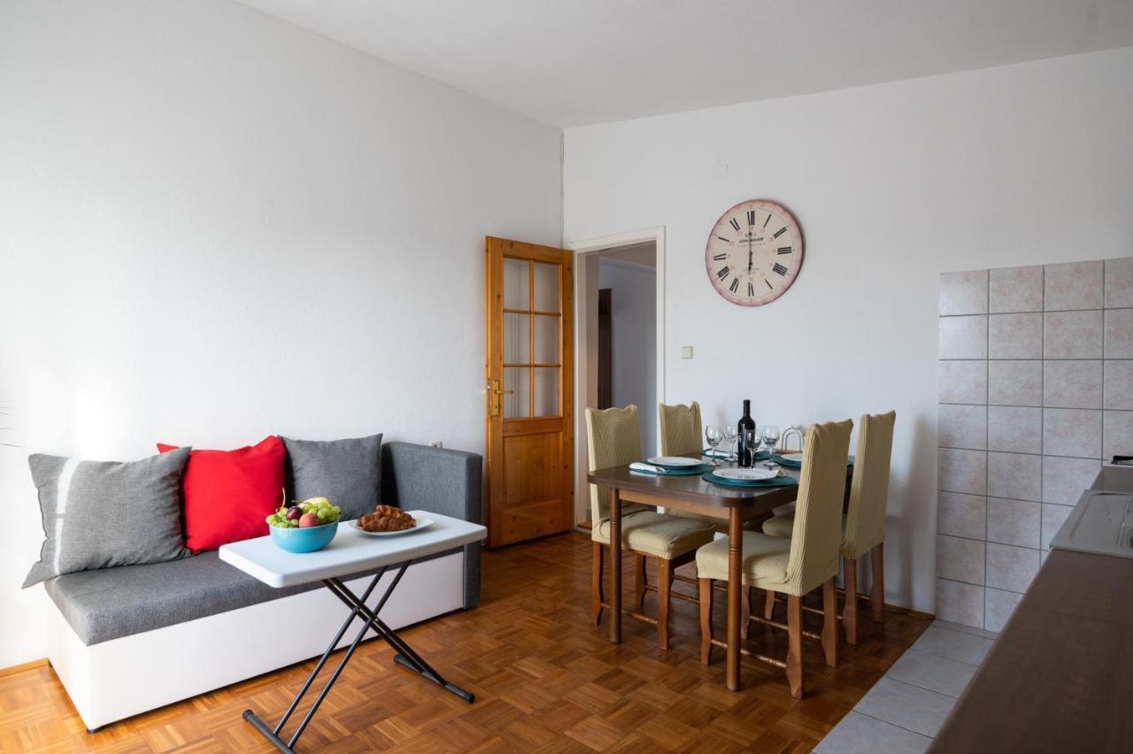 Marina'S Apartments Ražanac Esterno foto